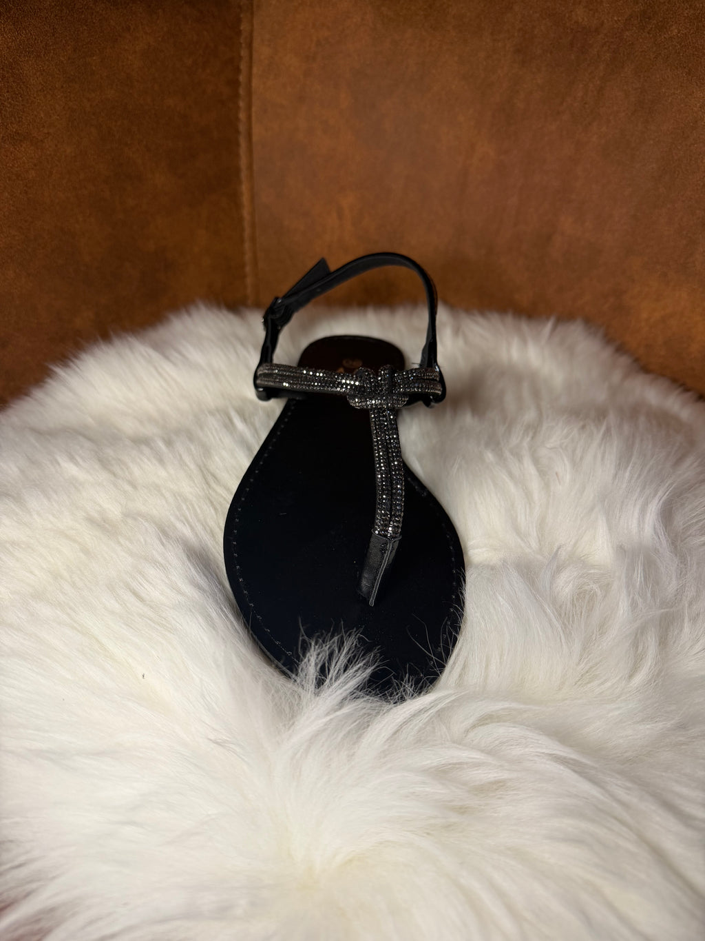 Sandalen met zwarte glitter teenriem
