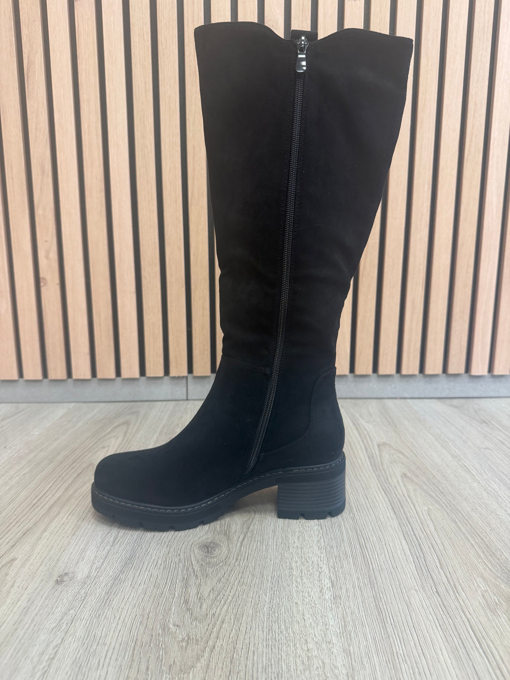 Luna Black high boots