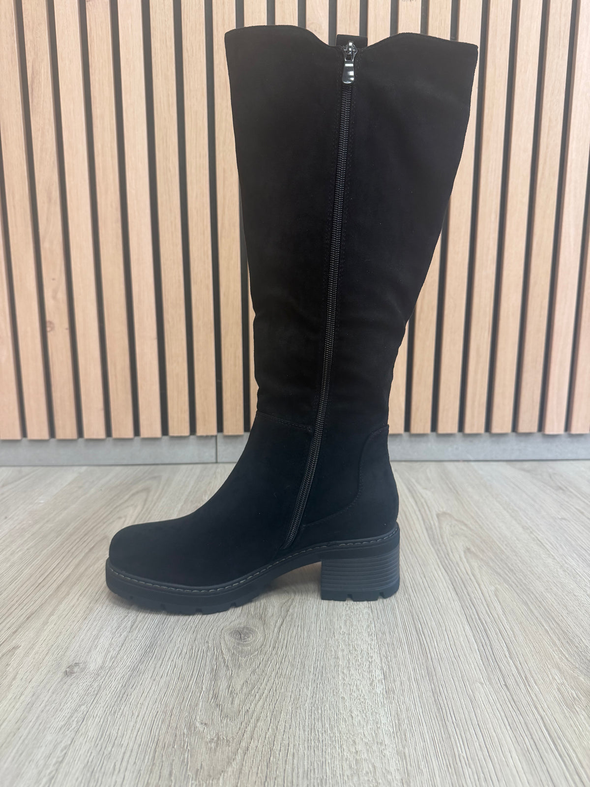 Luna Black high boots