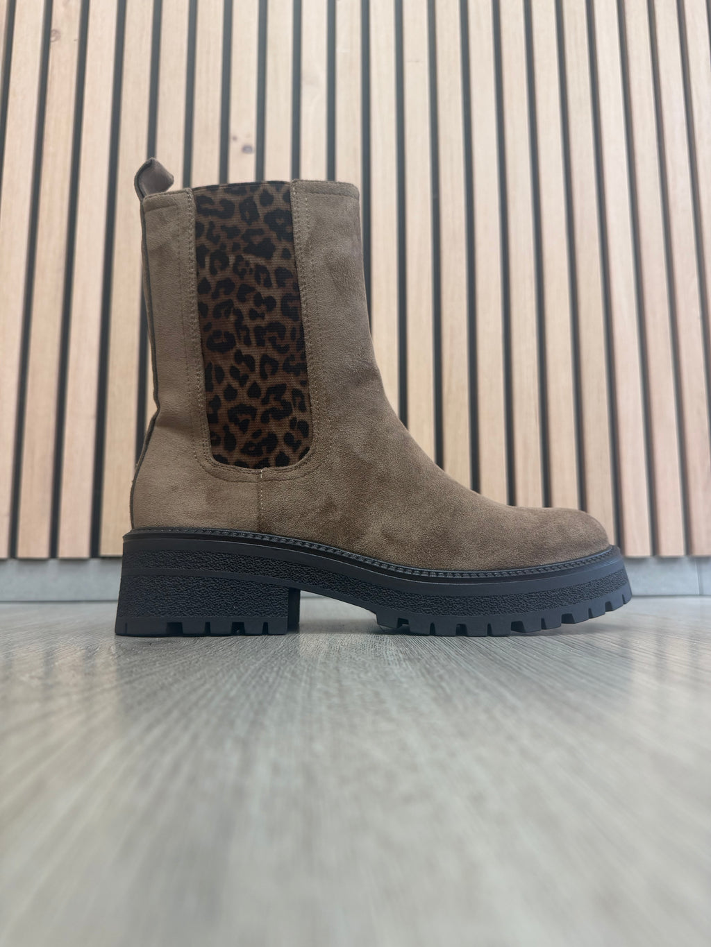 Chelsea enkellaarsjes met leopard detail