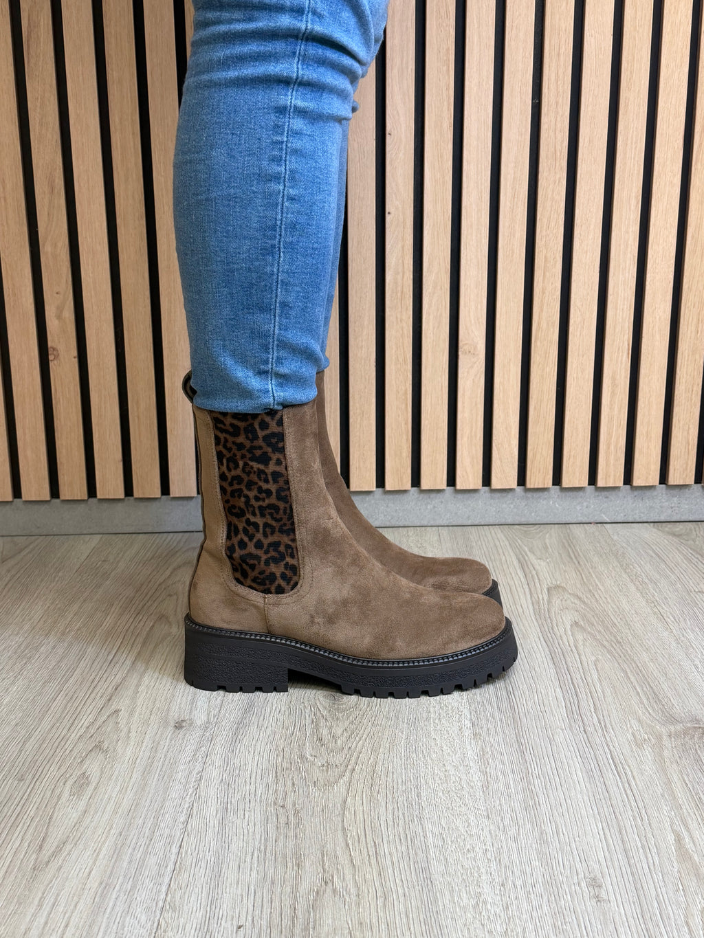 Chelsea enkellaarsjes met leopard detail