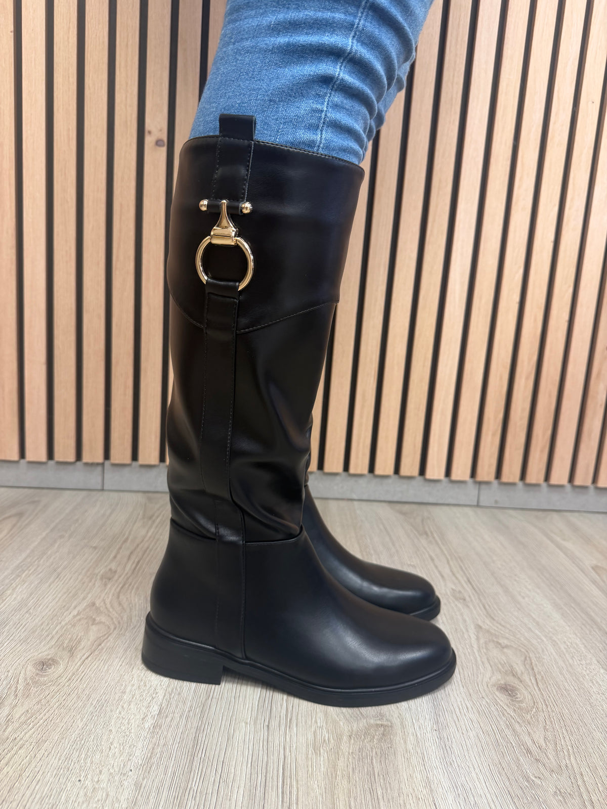 Sienna – Hoge Lederlook Laars Zwart