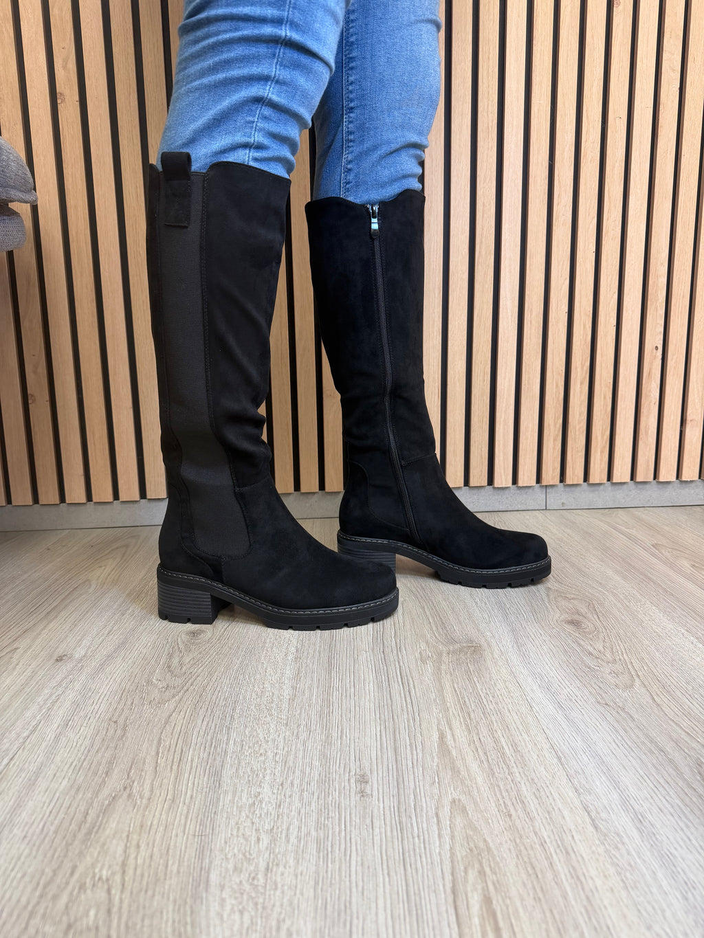 Luna Black high boots