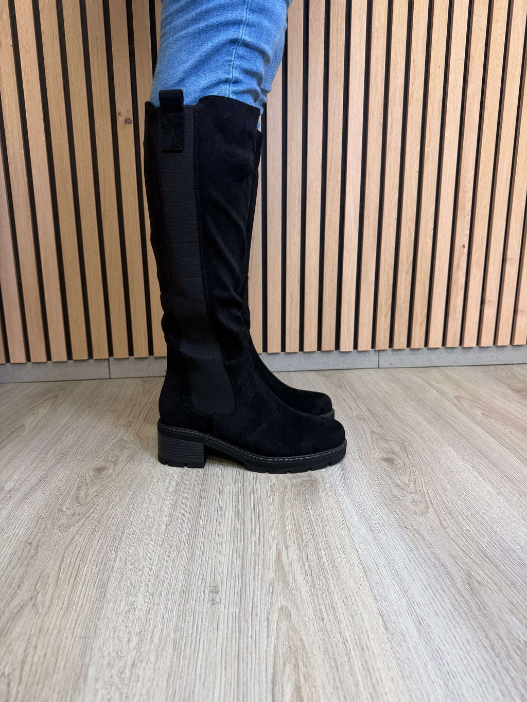 Luna Black high boots