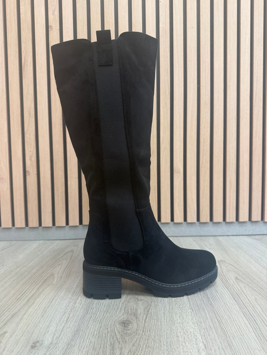 Luna Black high boots