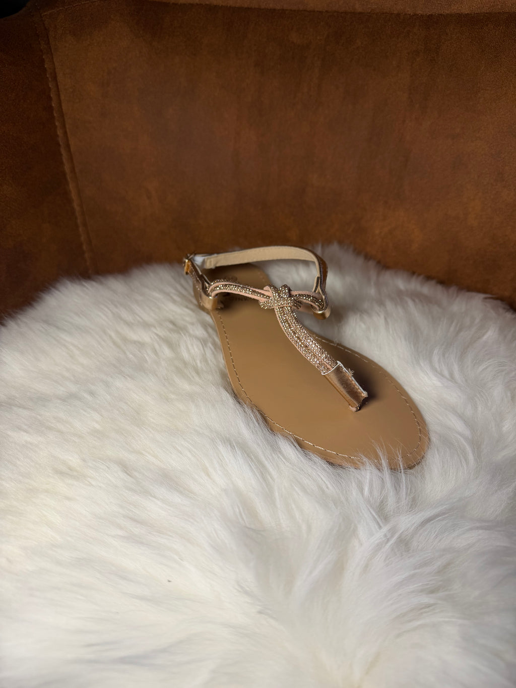 Sandalen met gouden glitter teenriem