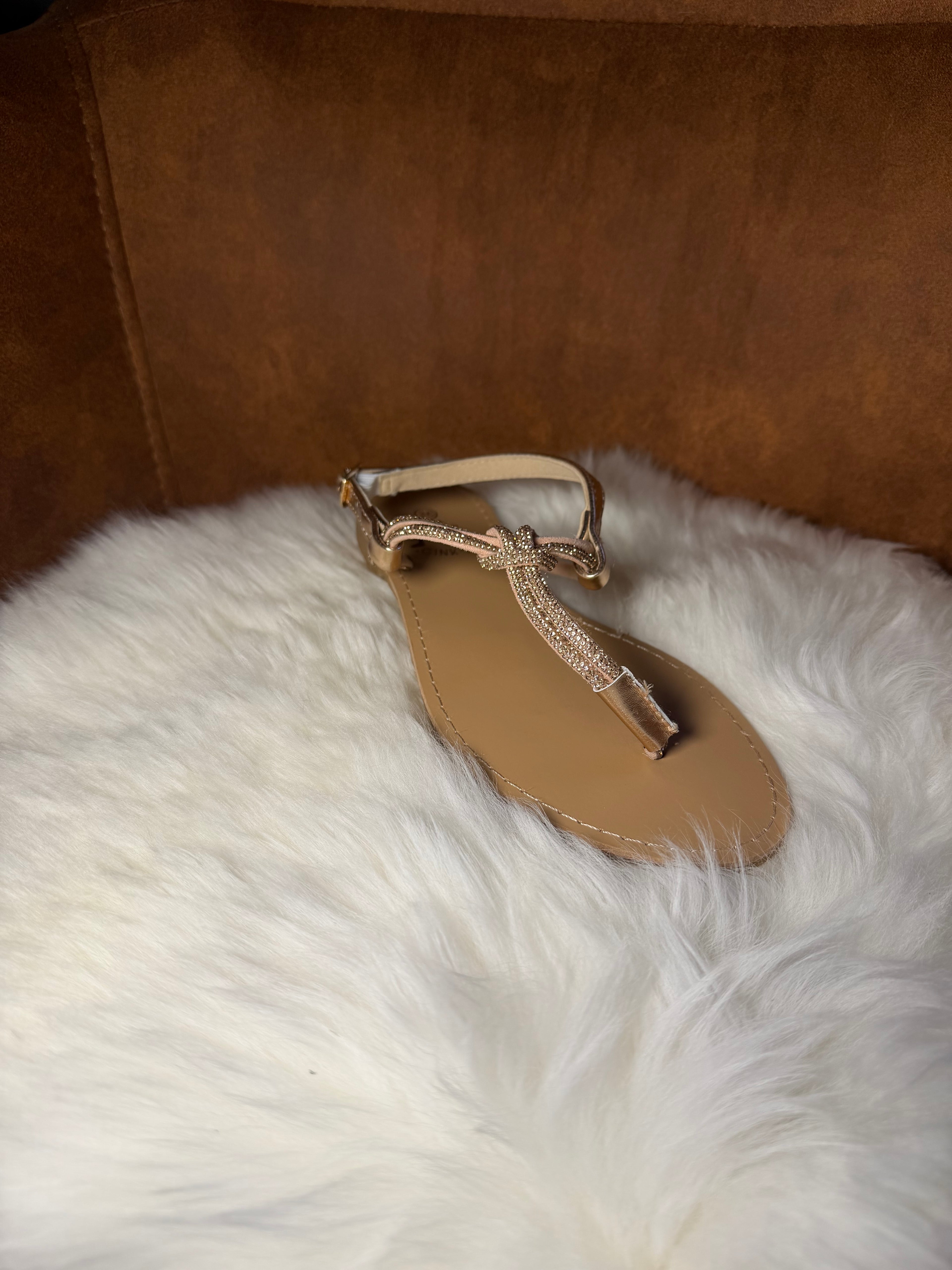 Sandalen met gouden glitter teenriem