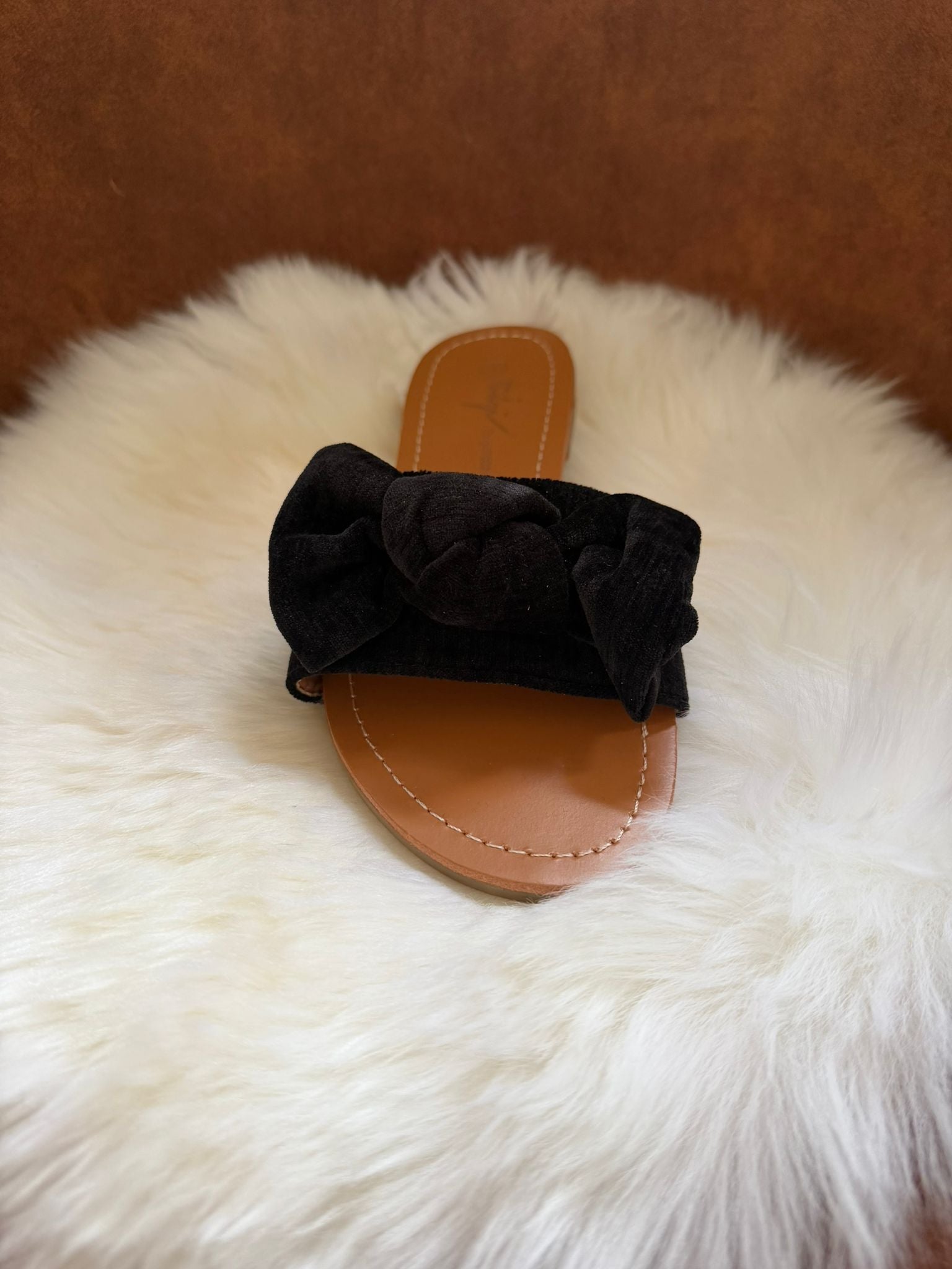 Slipper met strik zwart
