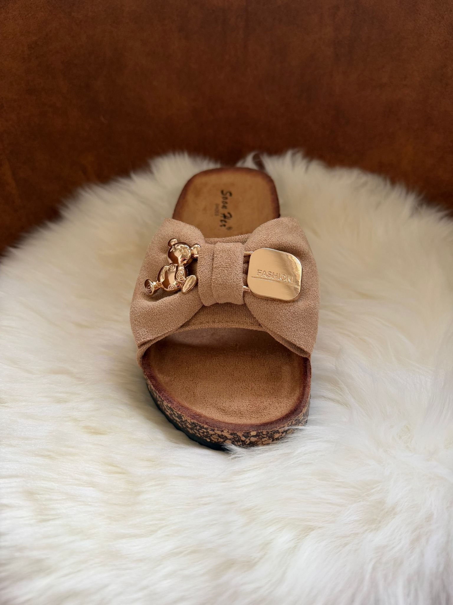 Slipper met beertje taupe