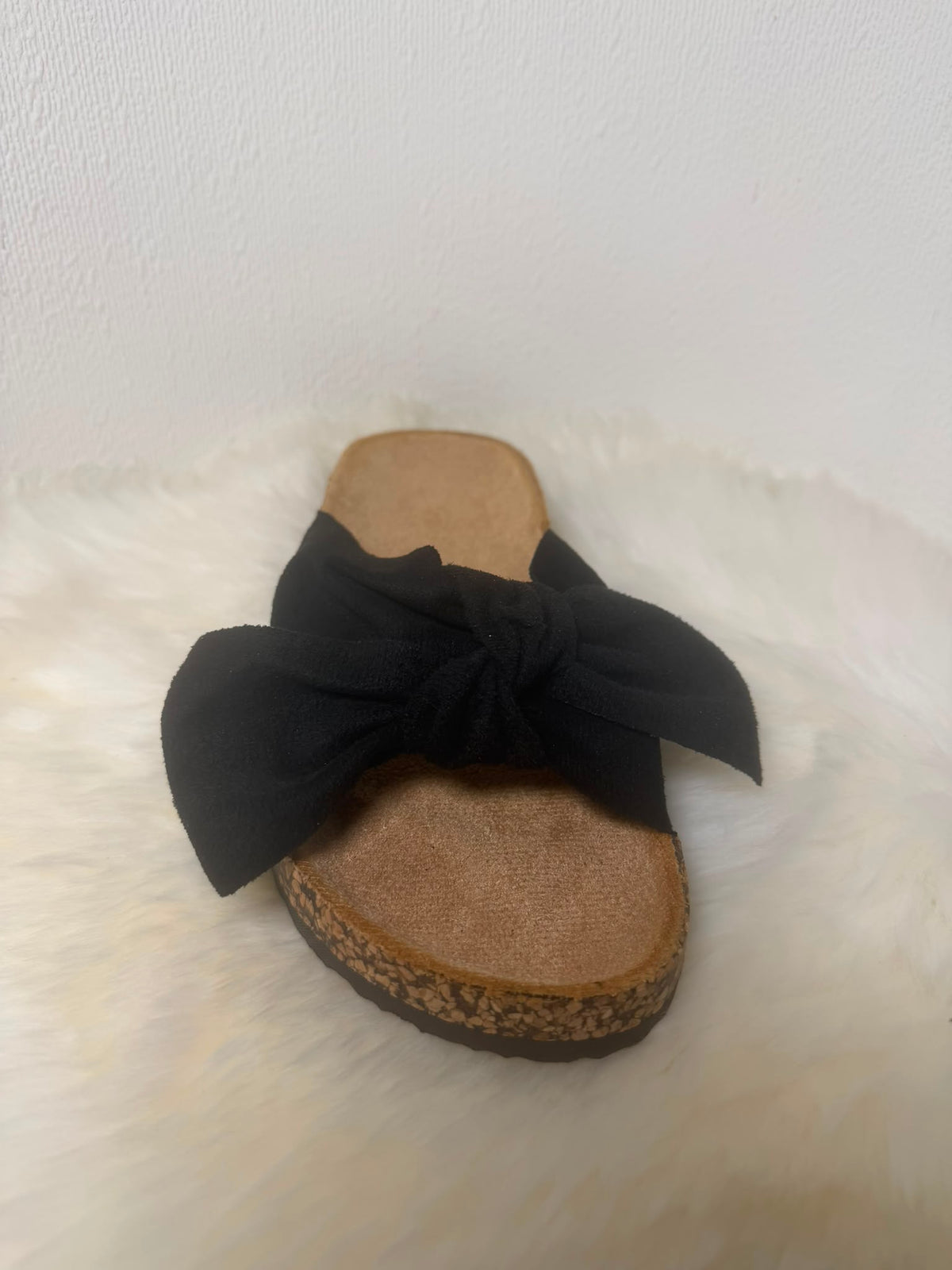 Telma - zwarte slipper met grote strik