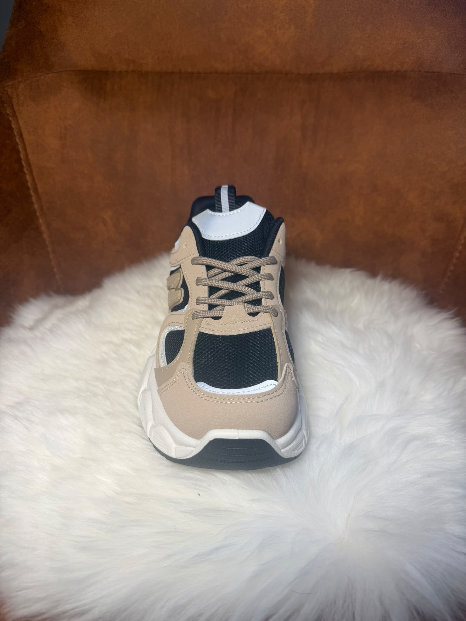 New one zwart/beige